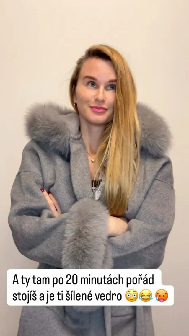 Schůzka skončila. Aspoň jsem si to myslela.
Realita: stojím v bundě, potím se jak v sauně a klient jede další kapitolu.
Pokud jste mě někdy viděli takhle přehřátou, přísahám, že jsem se snažila odejít už o 15 minut dřív.

#ucetnictvi #fivocz #ucetnizivot #realitalidi #podnikani #byznys #klienti #reelscesko #holkyzucta #czechreels #humor #officehumor #podnikatelka #pracovnizivot #opicevuctu #ucetninafurt #schuzkanekon
