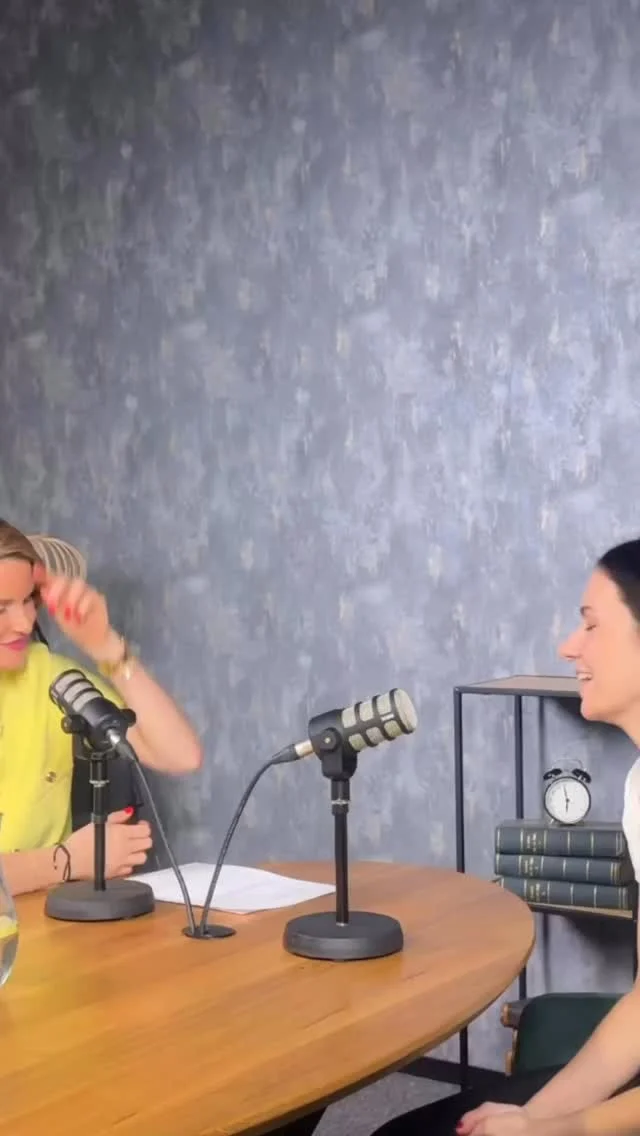 Podnikatel bez znalosti čísel = turistka bez mapy. Prostě bloudíš. 🧭🤣

👉 Musíš vědět, kolik máš obrat 💸
👉 Kolik dlužíš 🧾
👉 Kdo dluží tobě 💁‍♀️💰
👉 A hlavně pro koho ten svůj byznys vlastně děláš 🎯

Protože podnikání „od oka“ funguje tak akorát… v pohádkách. 😅
V reálu chceš přehled, systém a účetní, která ti nedovolí usnout na vavřínech. 🙋‍♀️📊🐒

#podnikani #ceskepodnikatelky #byznys ucetnictvi fivocz podnikatelka finance obrat naklady cashflow mujbyznys podnikam cile2025 marketing strategie zazitkyzucetnictvi uctarna podnikatelskezacatky ucetniopice