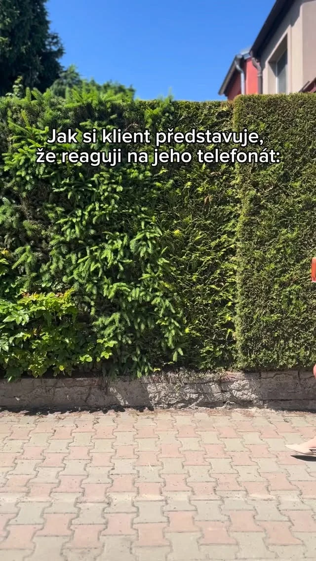 Jak to máte vy? Zvedáte telefon hned, nebo voláte zpátky, až když máte prostor? 😄📲☎️
