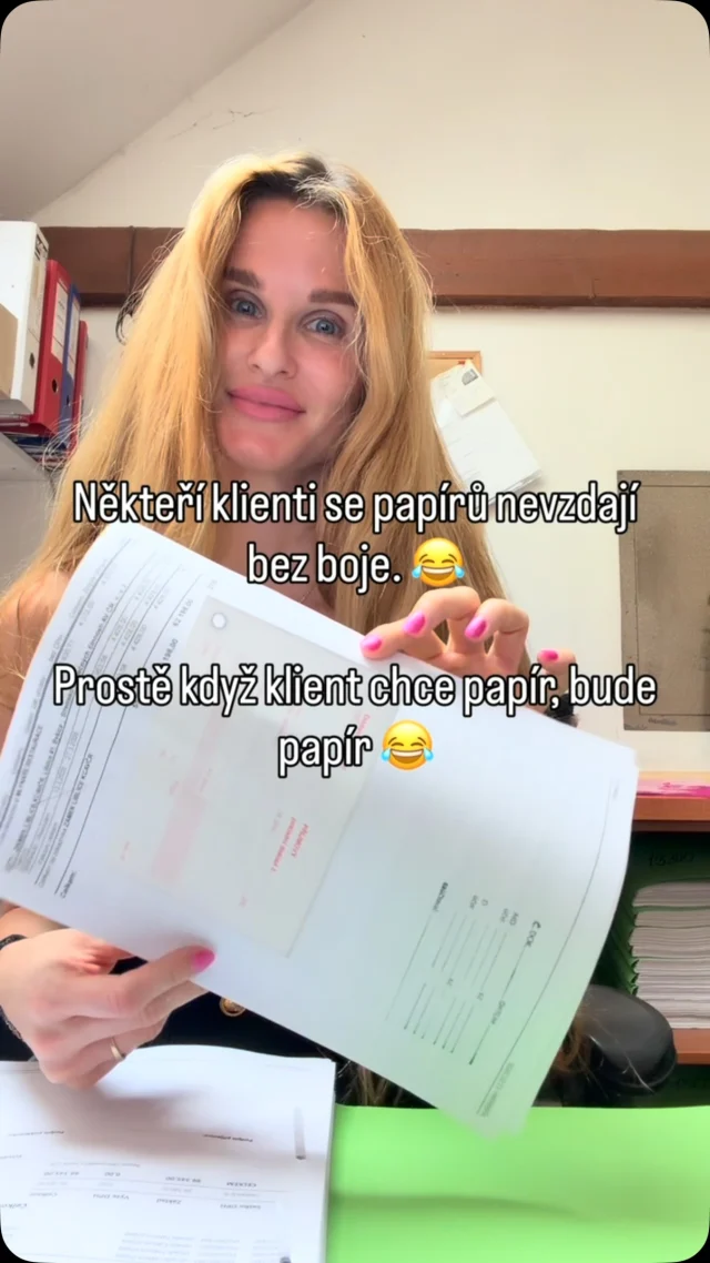 Když jste online účetní, ale někteří klienti se papíru prostě nevzdají. 😂📄

A tak občas vytáhneme propisku, pokladní doklady a zavzpomínáme si na staré dobré časy. 😄

Nebojte, účtovat z papíru pořád ještě umíme. 😂💜

#ucetnictvi #ucetni #podnikani #fivo #ucetnictvionline podnikatel